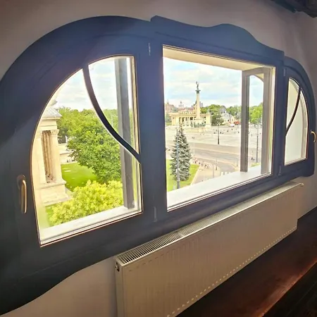 Apartment The Grand Penthouse With Stunning View To Heroes Square *