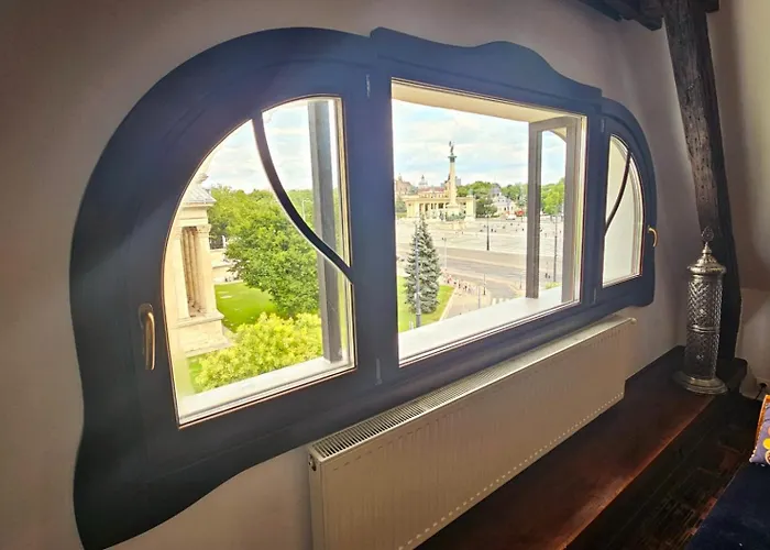 דירה The Grand Penthouse With Stunning View To Heroes Square *